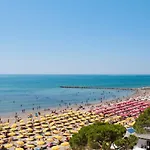 Ideal Getaway For Four Guests In * Grado
